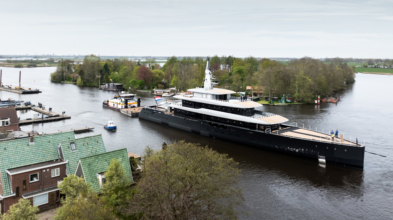 Feadship 826 Launch 11
