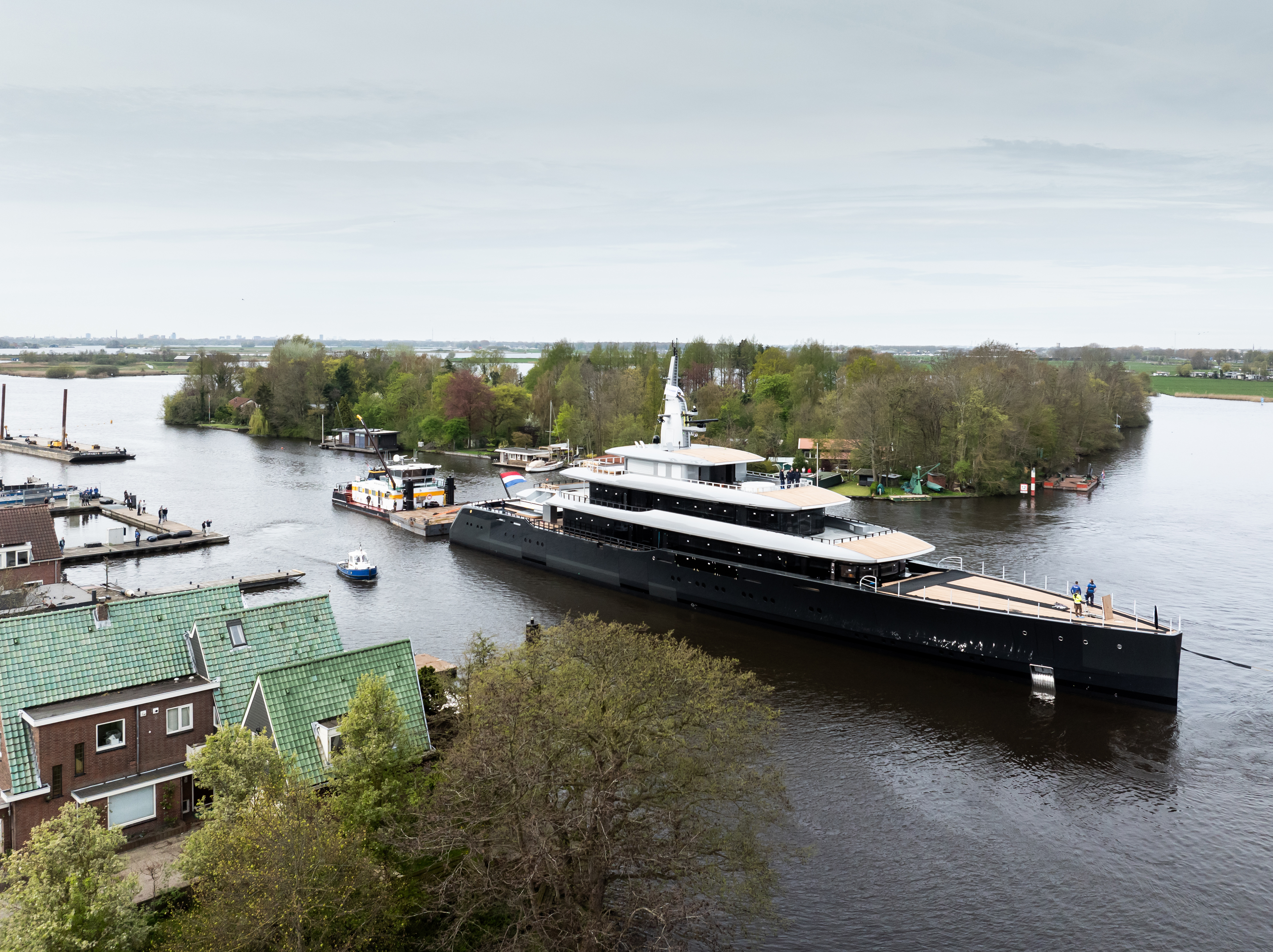 Feadship 826 Launch 11