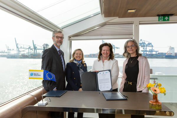 Port Of Rotterdam (5)